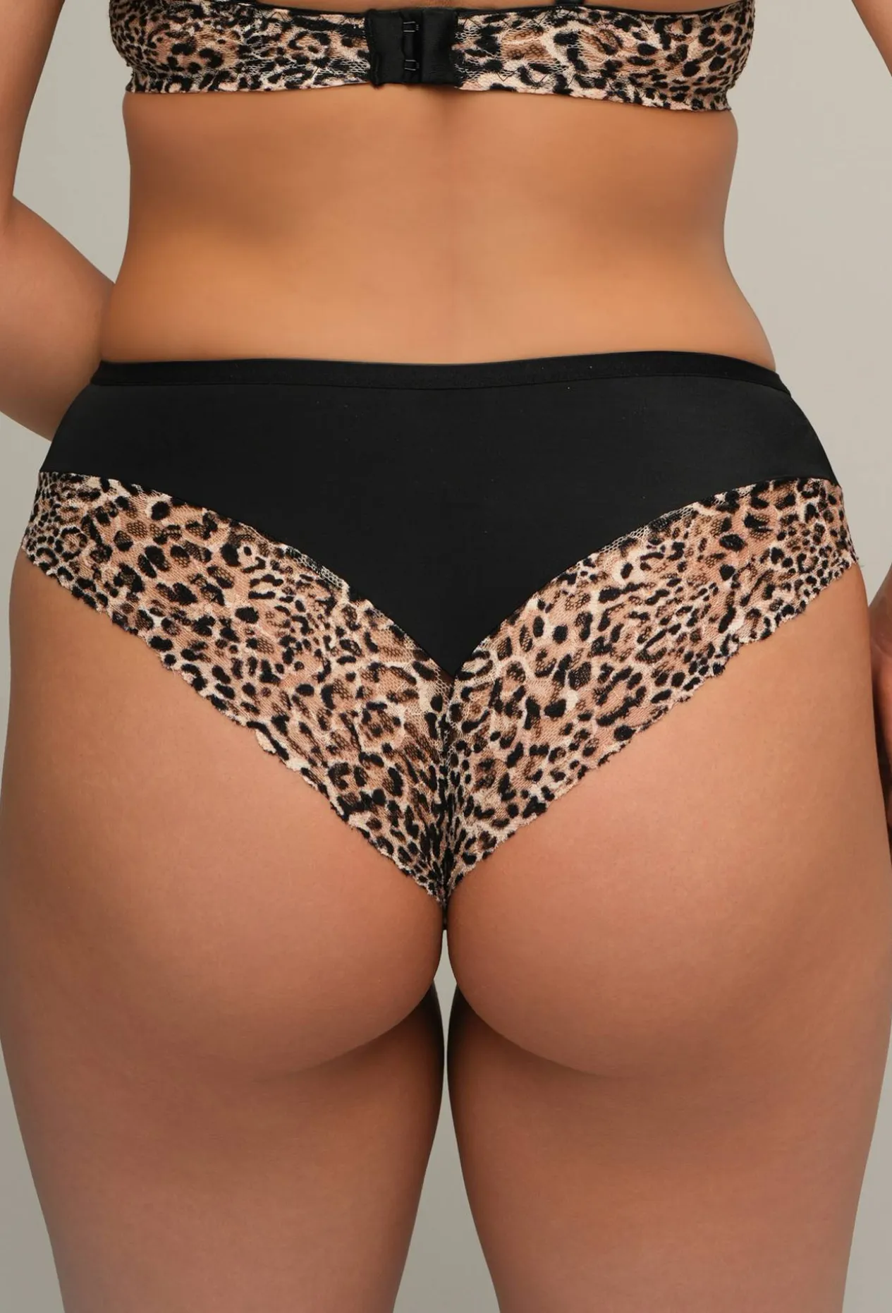 Brazyliany AV 2208/B Black Panther